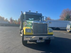 2011 FREIGHTLINER DD15 ” BRAND NEW ONE BOX”