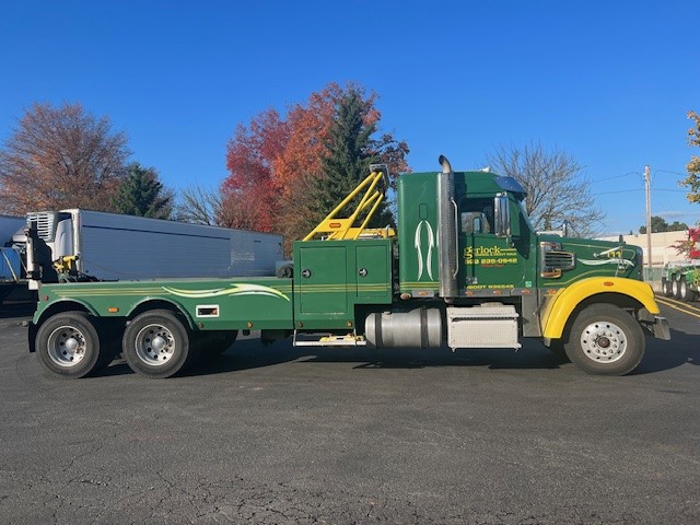 
2011 FREIGHTLINER DD15 ” BRAND NEW ONE BOX” full									
