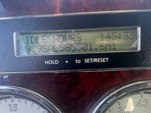 
2011 FREIGHTLINER DD15 ” BRAND NEW ONE BOX” full									